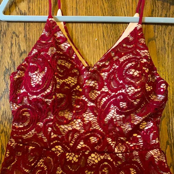 NWT My Michelle Burgundy Laced Dress…Juniors sized 1 - Picture 4 of 10